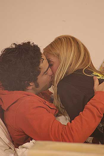 485221rebelde-beso mia y miguel 2Ş temporada.jpg